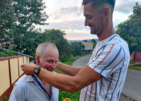 Medalie pentru Moșu' » Gestul extraordinar făcut de vicecampionul olimpic Marius Cozmiuc