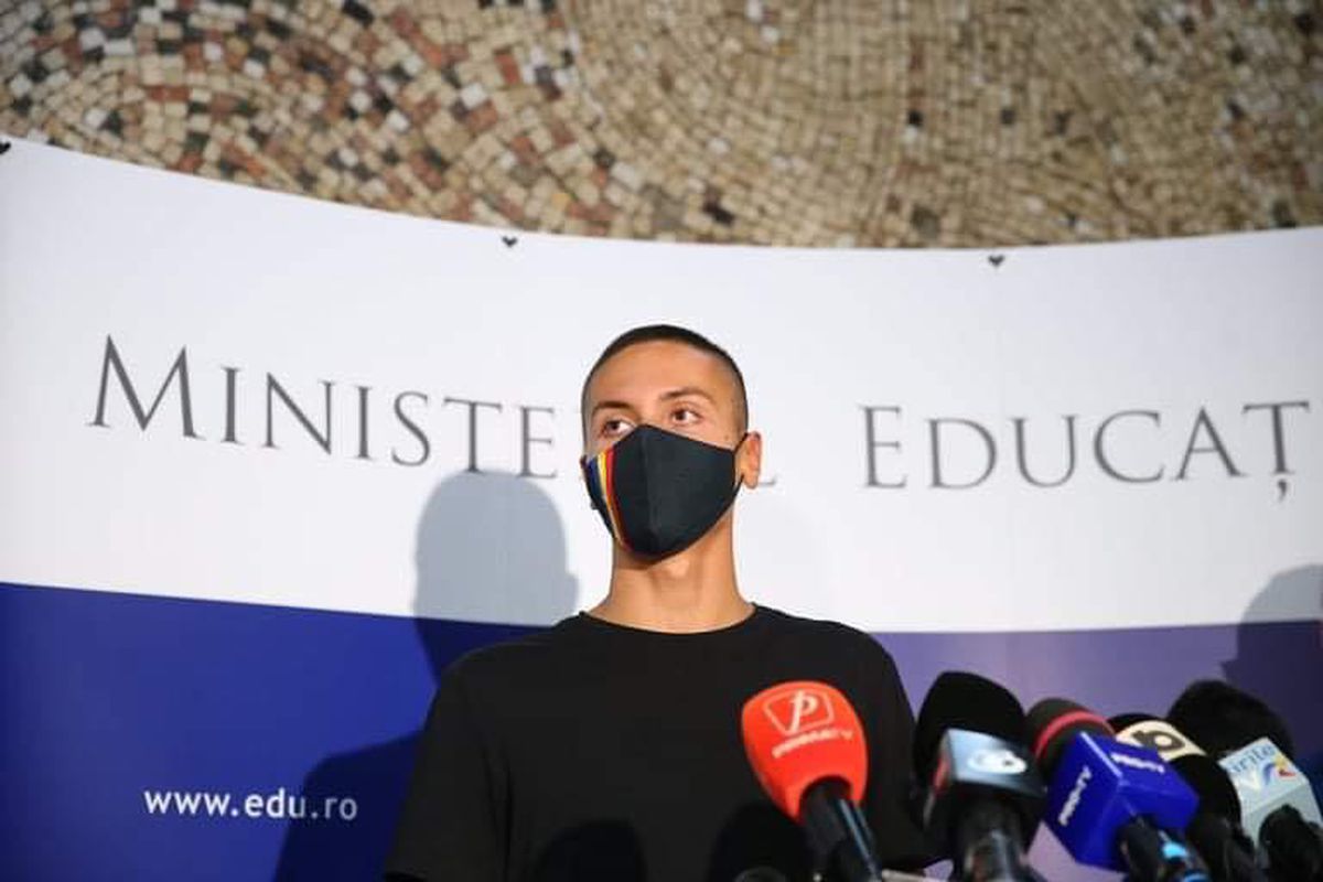 David Popovici la minister - FOTO: Dumitru Angelescu