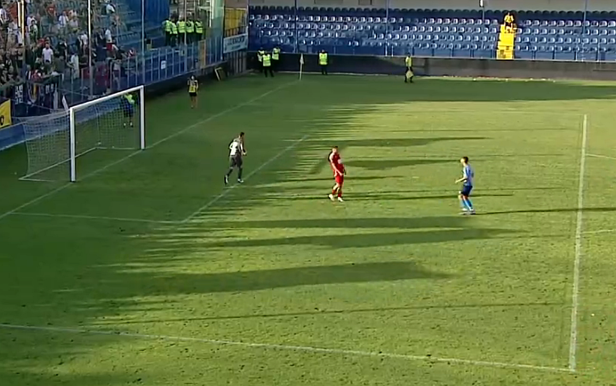 Gest golănesc în Progresul - Dinamo