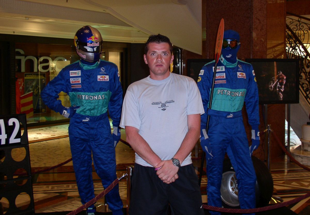 Cătălin Oprișan, povești de senzație în episodul #3 din podcastul „Profu' de Sport”: „Am copilărit cu cei mai mari golani din cartier, dar eram și comandant de unitate!”