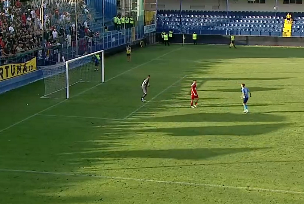 Gest golănesc în Progresul - Dinamo