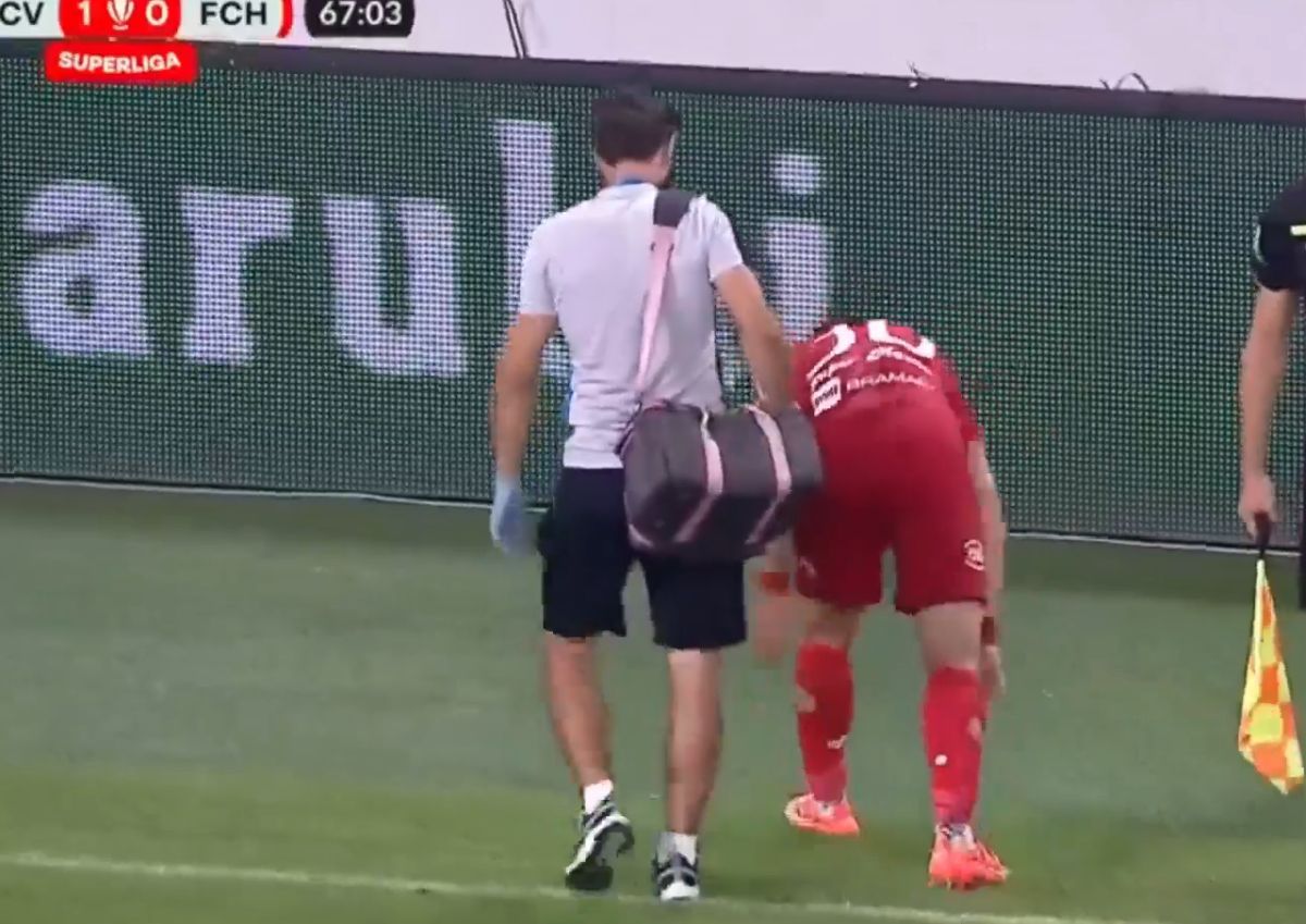 Accidentare ciudată în CSU Craiova - Hermannstadt » Jucătorul a avut nevoie de ajutor pentru a părăsi terenul: „Mă doare și când stau”