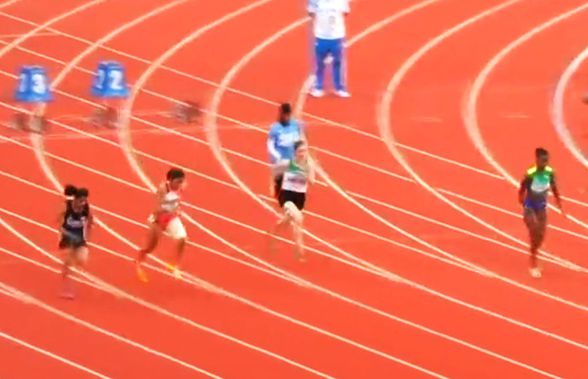 O atletă s-a făcut de râs în proba de 100m de la Jocurile Mondiale Universitare. Imagini sunt incredibile, iar ministrul acuză că „a defăimat țara”