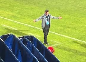 Au apărut imaginile cu răbufnirea șocantă a lui Gică Hagi » „Regele” a țipat către spectatori: „Plecați dracu' acasă! Aduceți bani! Zici că e Barcelona aici!”