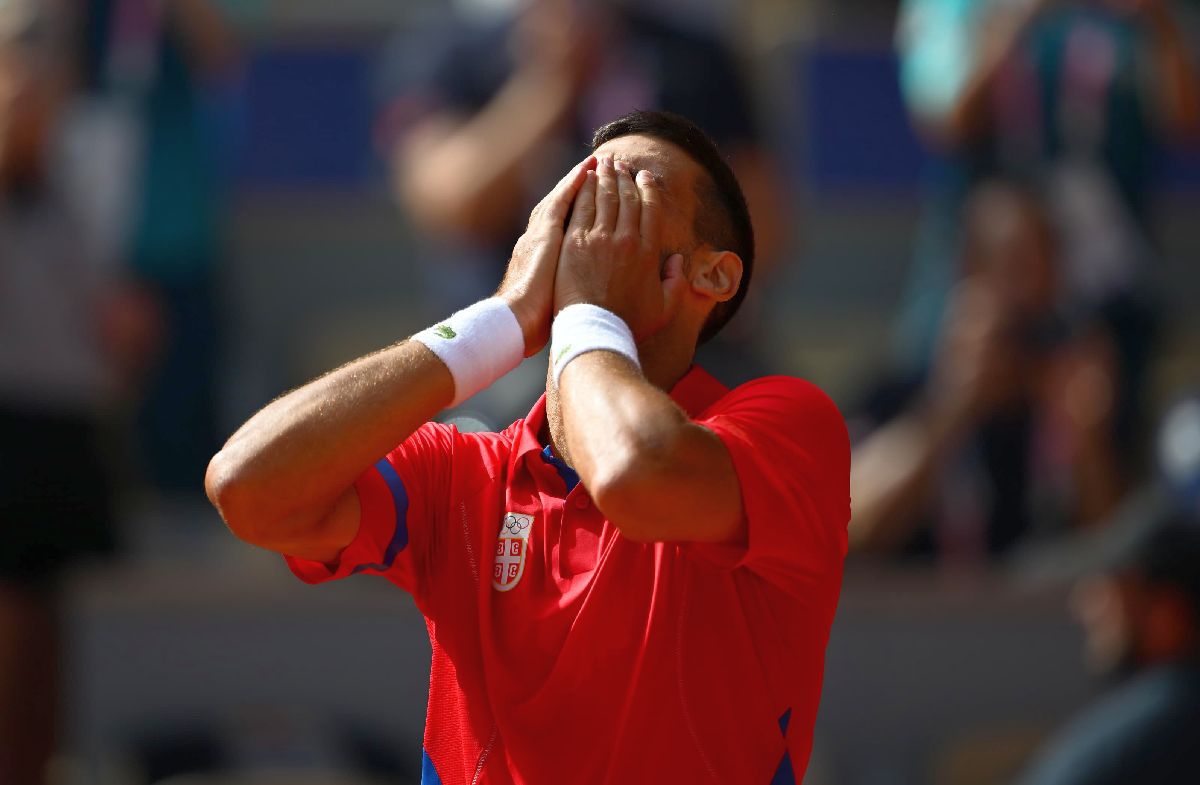 Nole printre zei! Novak Djokovic triumfă într-o finală MEMORABILĂ la Jocurile Olimpice și pune mâna pe medalia care-i lipsea din cabinetul de trofee! Alcaraz, învins de cel mai bun din toate timpurile!