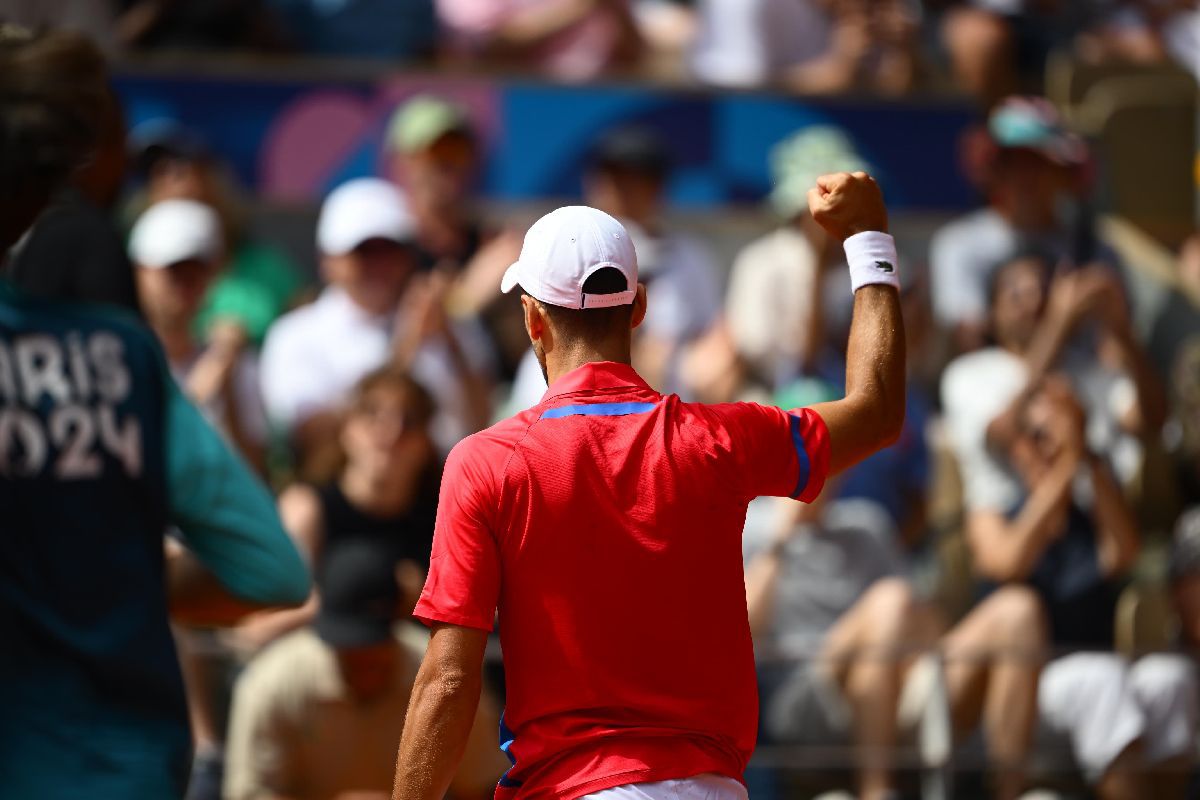 Novak Djokovic, așa cum nu l-ai mai văzut niciodată! Imagini monumentale surprinse de GSP pe „Chatrier”: Nole a plâns în brațele fetiței de 6 ani