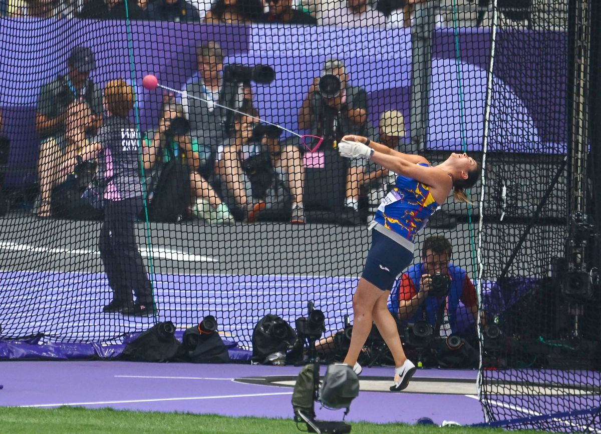 Bianca Ghelber s-a calificat în finala olimpică de aruncare a ciocanului cu al 11-lea rezultat, Stella Rutto a ratat prezența în ultimul act la 3.000 m obstacole