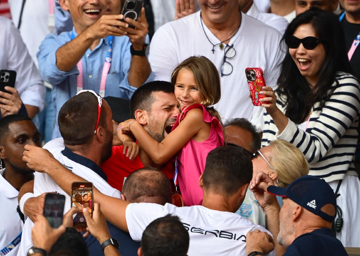 Nole printre zei! Novak Djokovic triumfă într-o finală MEMORABILĂ la Jocurile Olimpice și pune mâna pe medalia care-i lipsea din cabinetul de trofee! Alcaraz, învins de cel mai bun din toate timpurile!