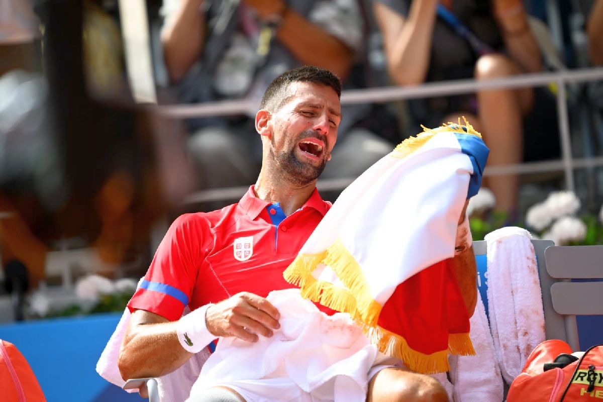 Novak Djokovic, așa cum nu l-ai mai văzut niciodată! Imagini monumentale surprinse de GSP pe „Chatrier”: Nole a plâns în brațele fetiței de 6 ani