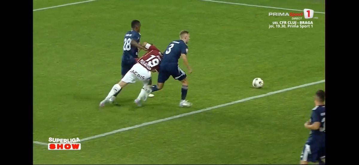 Greșeală mare de arbitraj în Rapid - FC Botoșani » Ce a spus specialistul contactat de GSP