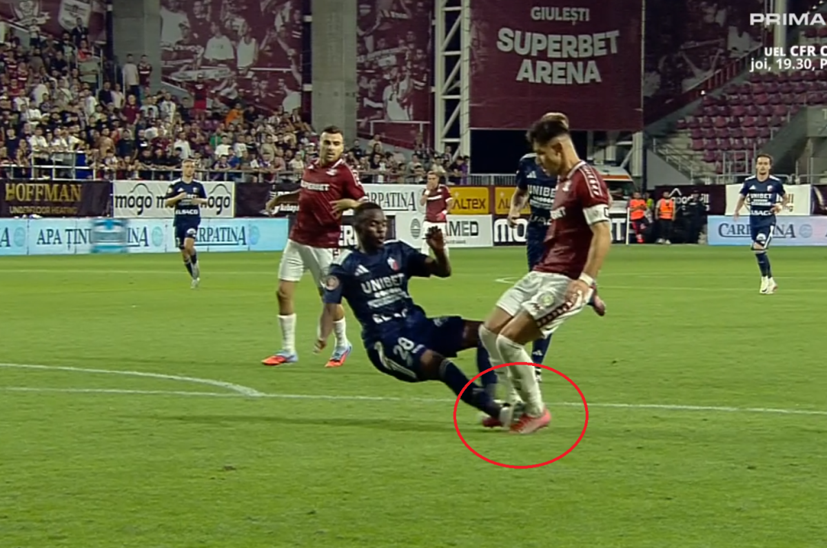 Greșeală mare de arbitraj în Rapid - FC Botoșani » Ce a spus specialistul contactat de GSP