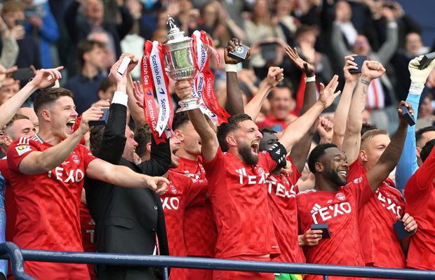 Toate detaliile despre posibila adversară a FCSB-ului din play-off-ul Europa League » Câștigătoarea Supercupei Europei în 1983, creația lui Sir Alex Ferguson