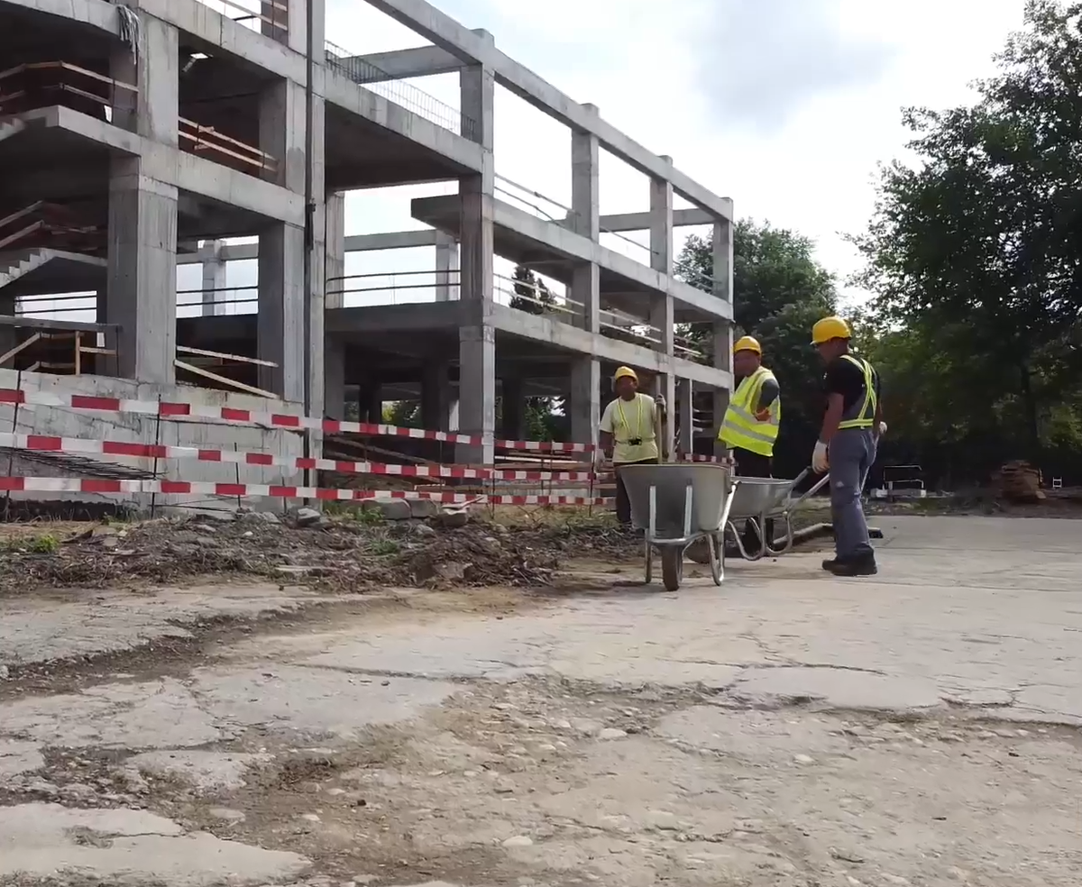 Au început lucrările la patinoarul „Mihai Flamaropol”