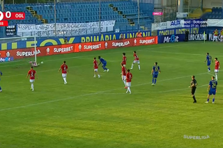 Ultrașii de la Oțelul Galați, în război cu conducerea » Ce banner au afișat la meciul cu Unirea Slobozia