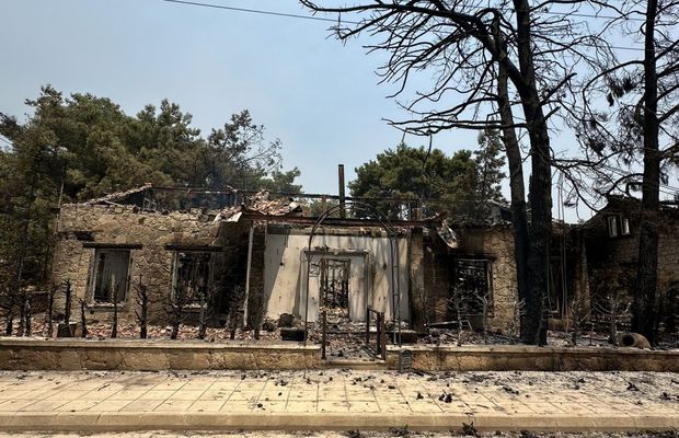 Apelul disperat al unui baschetbalist a cărui casă a fost distrusă de incendiile din Cipru: „Durerea este sufocantă”
