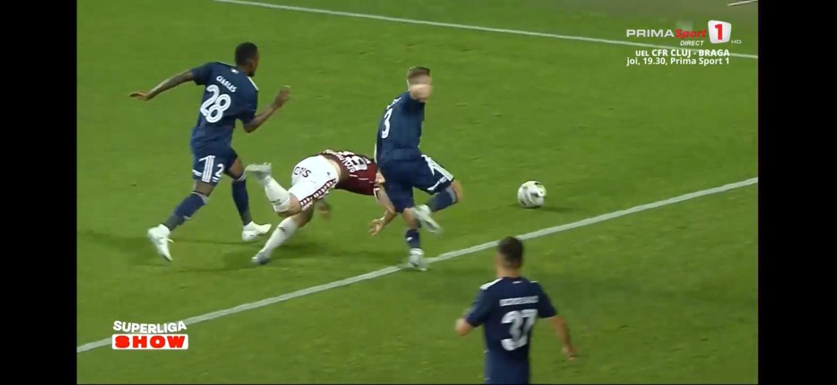 Greșeală mare de arbitraj în Rapid - FC Botoșani » Ce a spus specialistul contactat de GSP