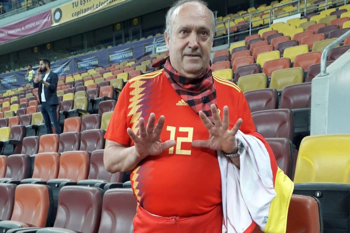 ROMÂNIA - SPANIA // FOTO EXCLUSIV Legendarul Manolo «el del Bombo», apariție de senzație pe Arena Națională: „Suntem apropiați, dar batem cu 2-1”