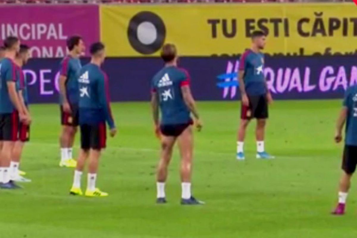 ROMÂNIA - SPANIA // VIDEO ȘOC! Gazonul de pe Arena Națională s-a stricat înainte de primul meci! Imagini îngrijorătoare cu suprafața pentru care s-au cheltuit 240.000 de euro