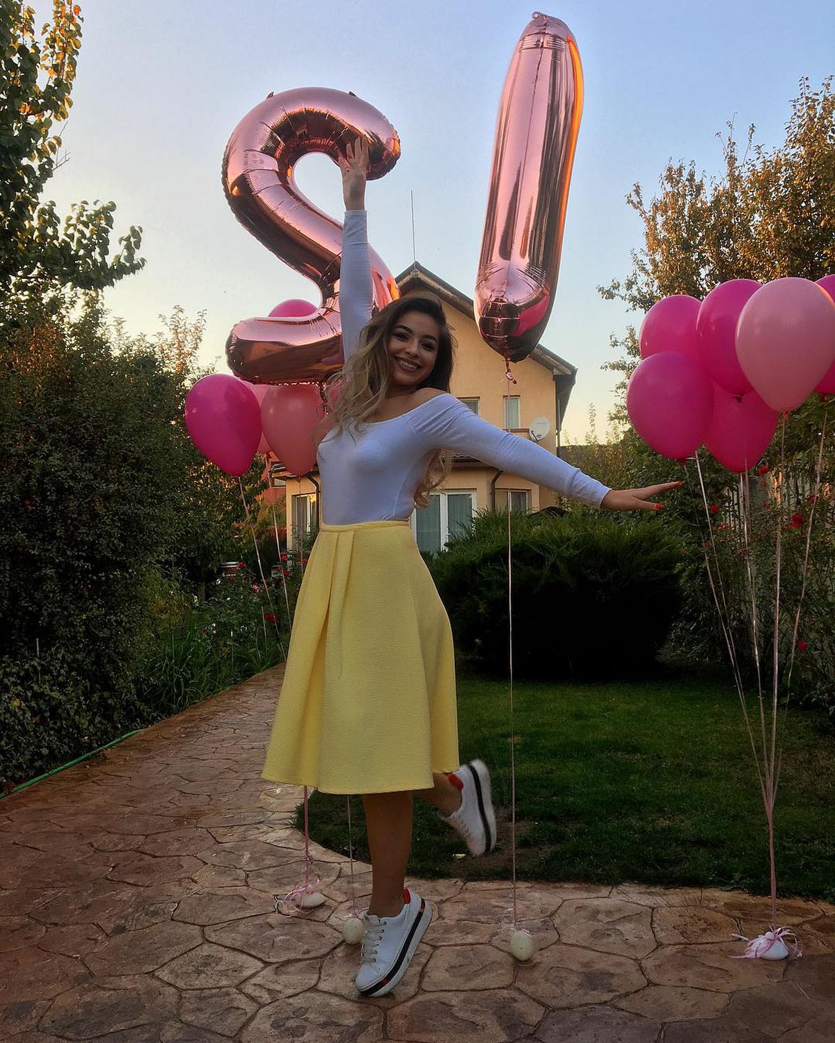 FOTO Susținătoare HOT înainte de România - Irlanda de Nord » Cine e norocosul dintre „tricolori”