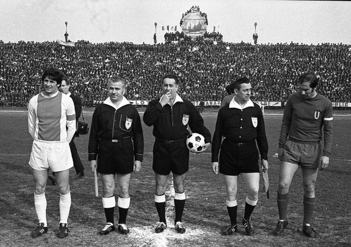 RETRO GSP. La 72 de ani de la primul meci al Craiovei, citiți cel mai bun text scris vreodată despre Universitatea!