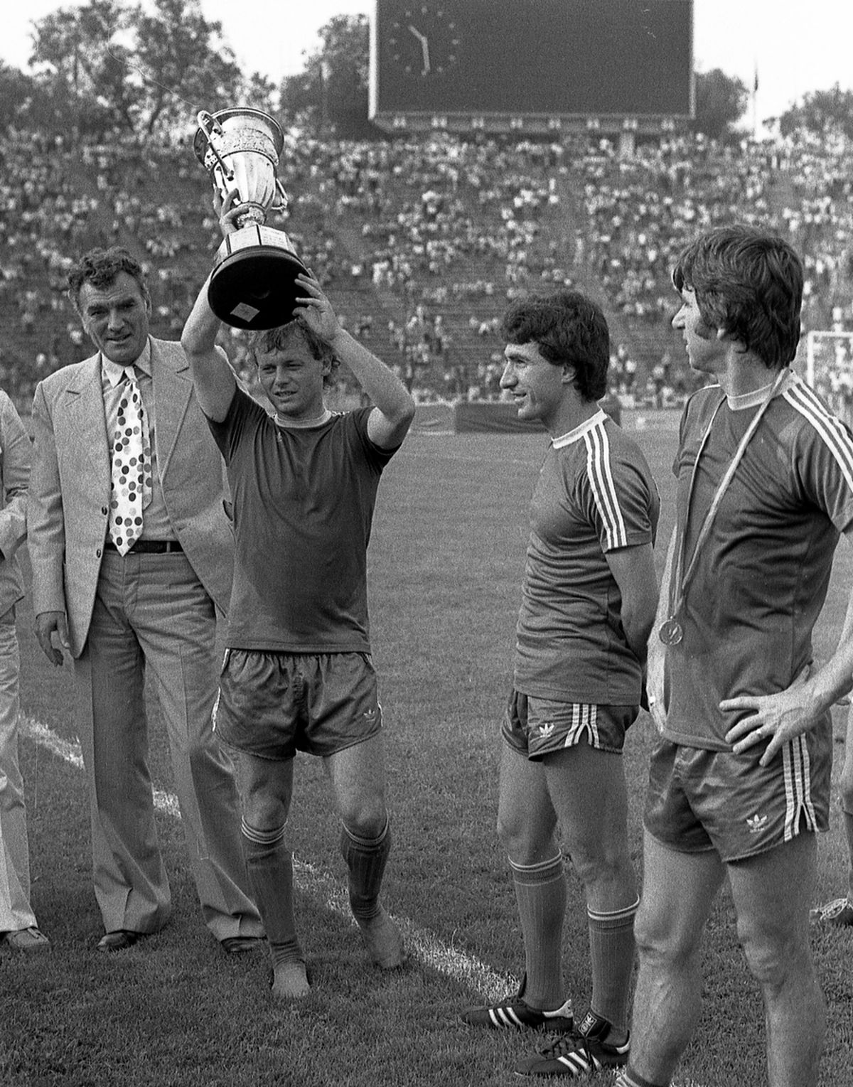 RETRO GSP. La 72 de ani de la primul meci al Craiovei, citiți cel mai bun text scris vreodată despre Universitatea!