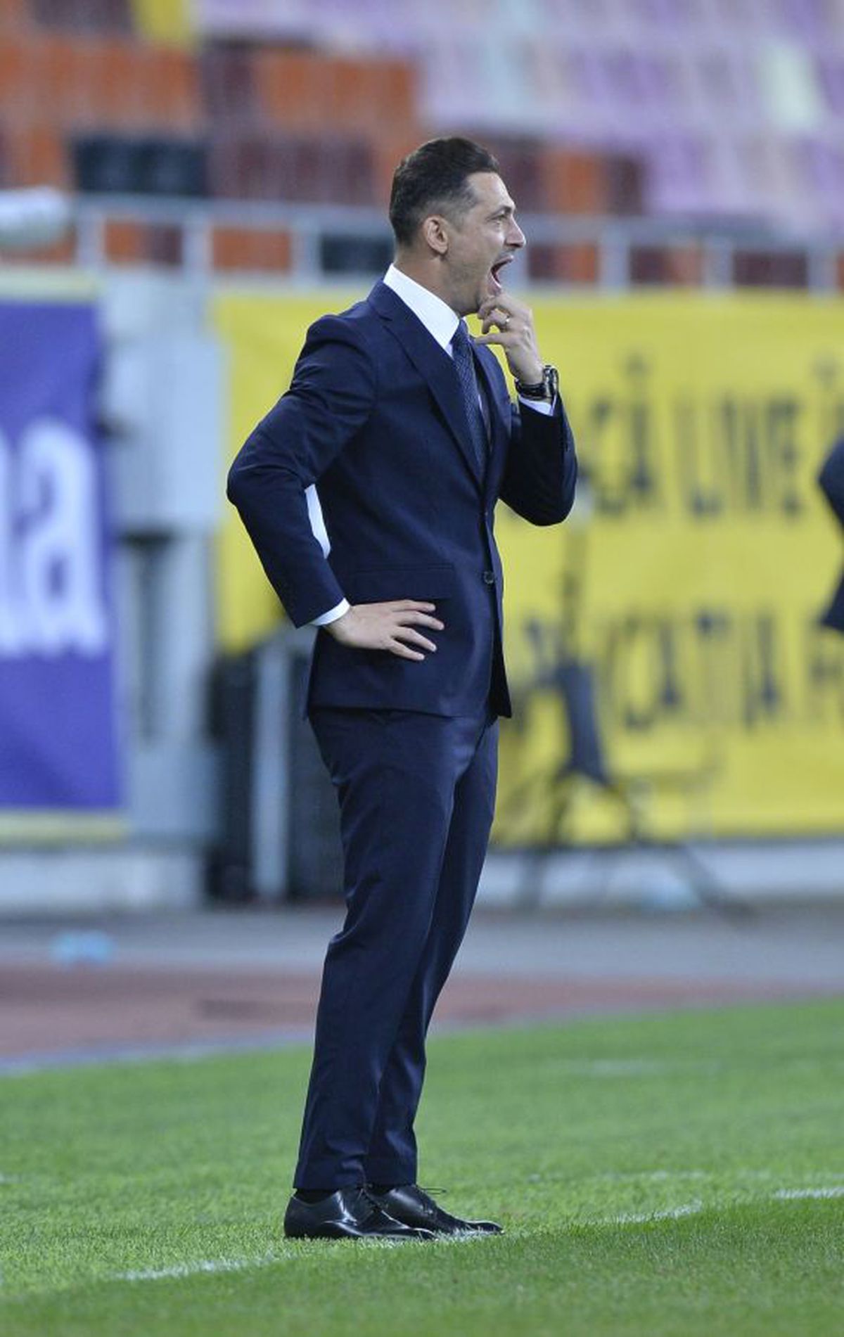 ROMÂNIA - IRLANDA DE NORD 1-1. Denis Alibec, scos din sărite de Ciprian Marica: „Să vină el să joace, toți își dau cu părerea!”