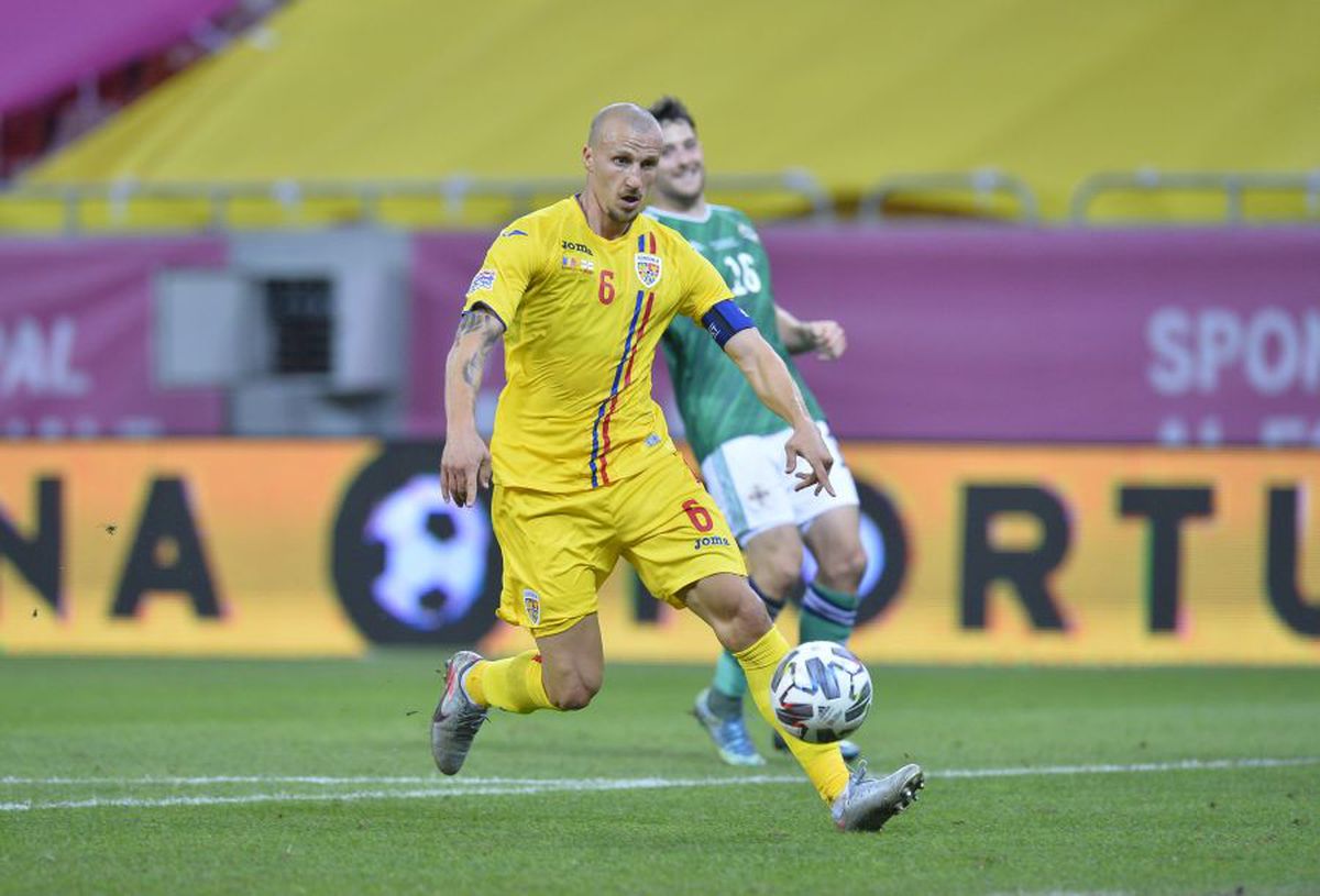 ROMÂNIA - IRLANDA DE NORD 1-1. Mirel Rădoi, ironic: „La acea fază fixă am păstrat distanța specifică pandemiei” ;)