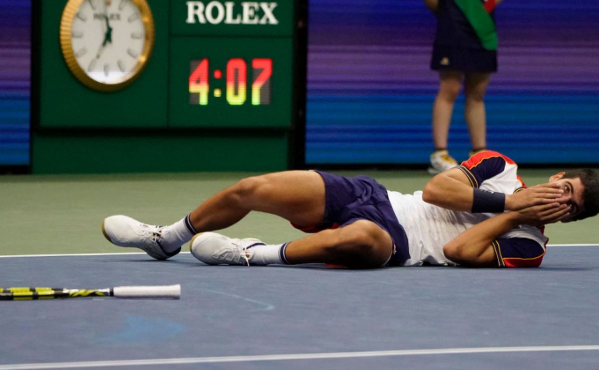 Meciul anului? Stefanos Tsitsipas, eliminat de la US Open de „urmașul lui Nadal”, după un „thriller” de peste 4 ore încheiat în tie-break-ul decisivului!