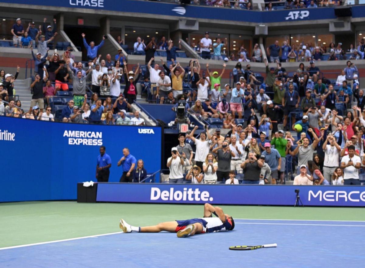 Meciul anului? Stefanos Tsitsipas, eliminat de la US Open de „urmașul lui Nadal”, după un „thriller” de peste 4 ore încheiat în tie-break-ul decisivului!
