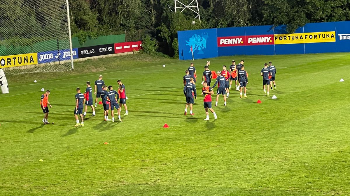 Cum pregătește Rădoi meciul cu Liechtenstein » Imagini de la antrenamentul oficial