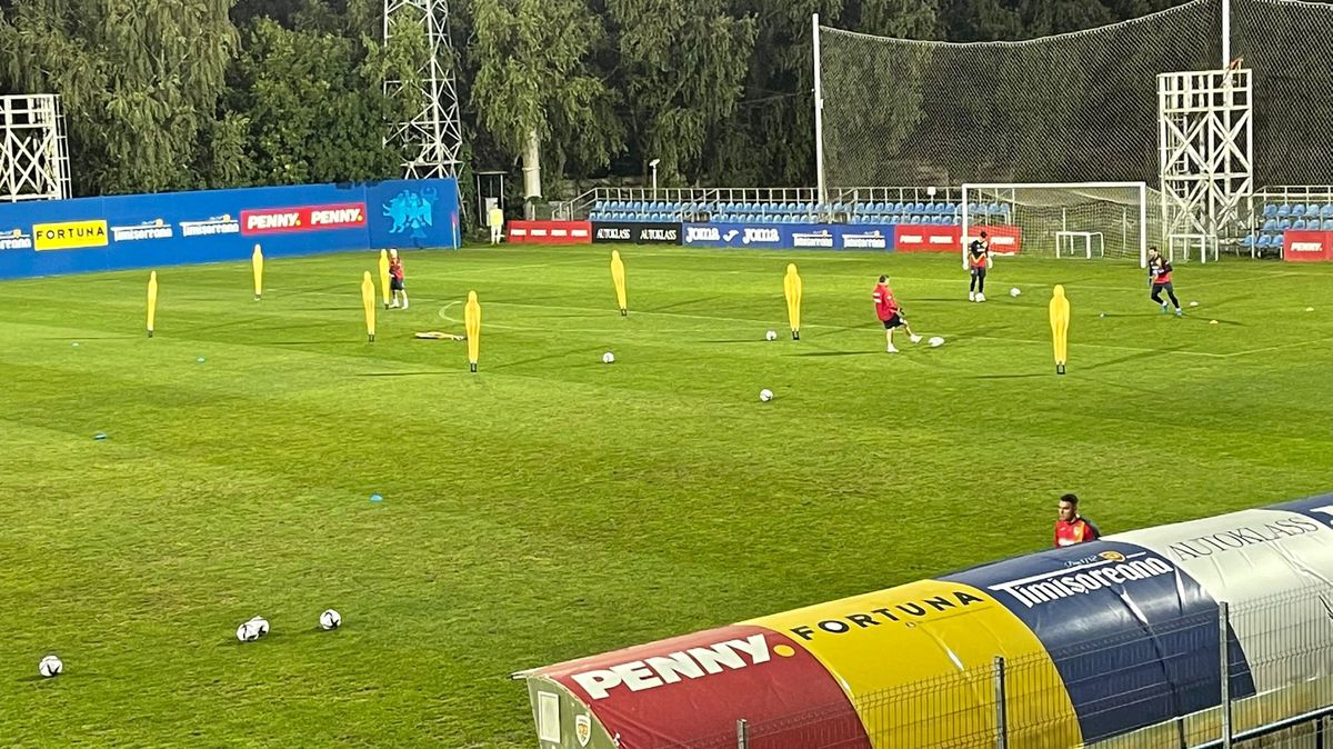 Cum pregătește Rădoi meciul cu Liechtenstein » Imagini de la antrenamentul oficial