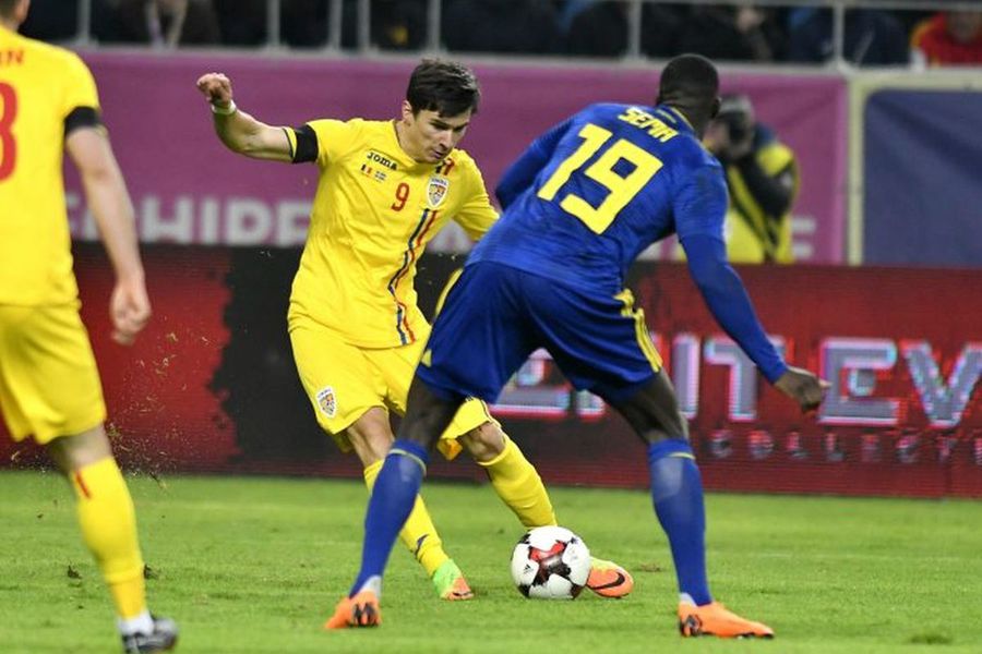 Naționala României, lovită din plin » Fotbalistul a fost depistat pozitiv cu COVID-19: „A părăsit cantonamentul”