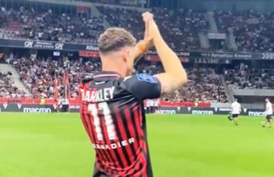 Încă un supertransfer reușit de Nice » Fotbalistul cu 232 de meciuri în Premier League, prezentat sub privirile lui Rareș Ilie