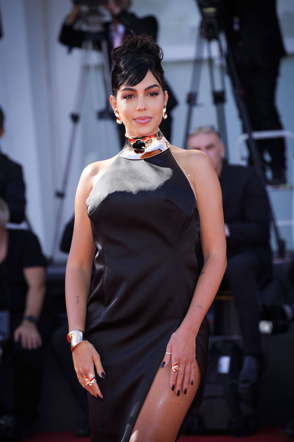 Prea vulgară? Georgina Rodriguez a stârnit reacții majore la Festivalul de la Veneția! Cum a apărut Mădălina Ghenea