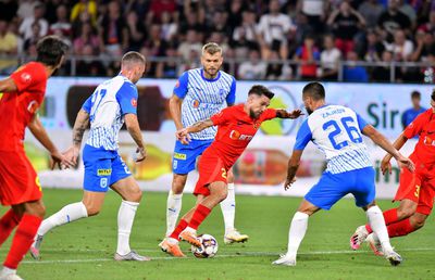 Transferul la CSU Craiova al jucătorului cu aproape 300 de meciuri în Serie A, distrus în direct: „Cea mai mare țeapă!”