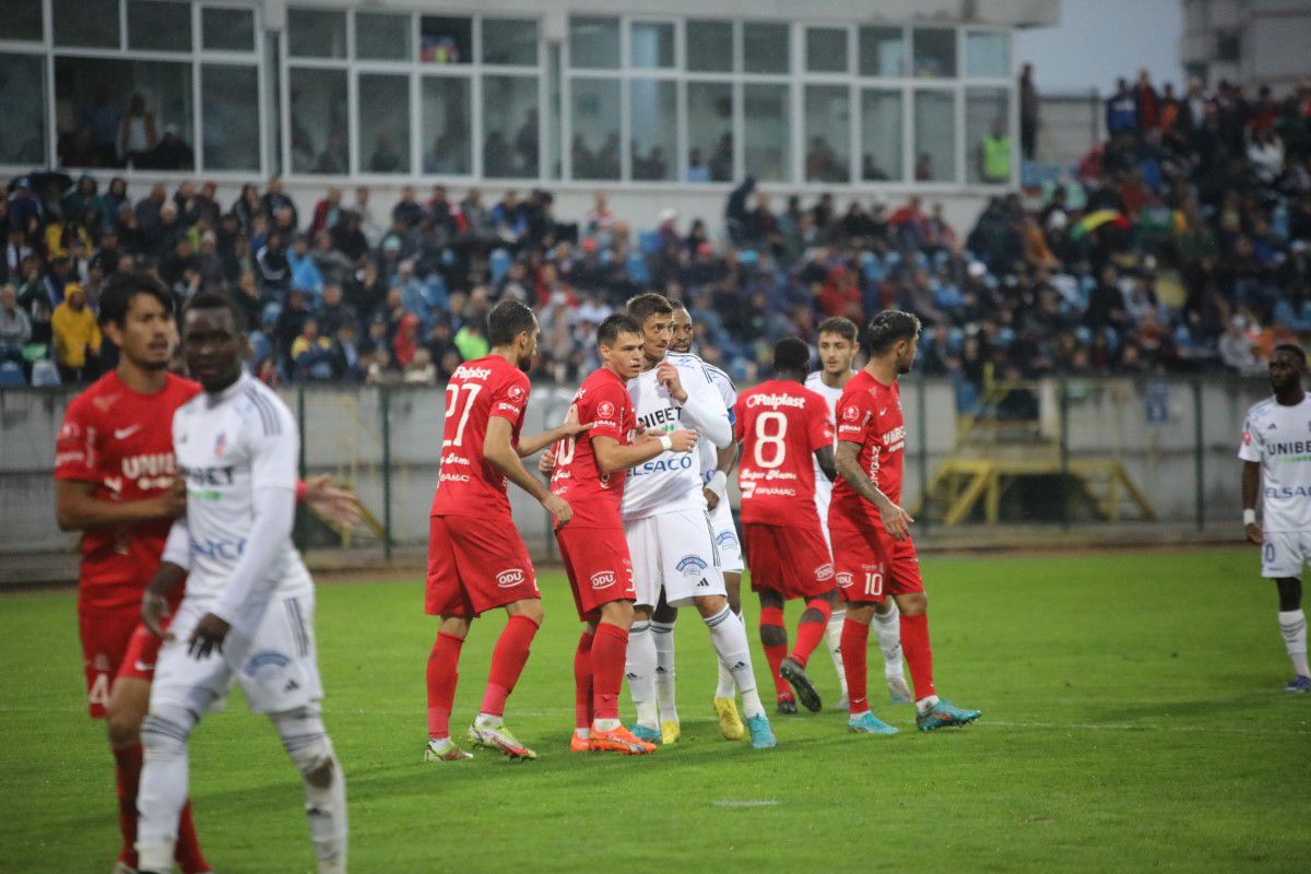 FC Botoșani - Hermannstadt 2-2 » Remiză spectaculoasă la Botoșani: 4 goluri și două eliminări, la debutul lui Alexa