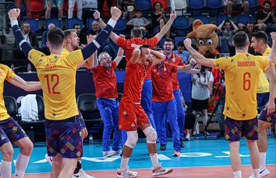 România a învins Franța, deținătoarea titlului olimpic, la Campionatul European de volei masculin și este în optimile de finală