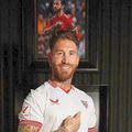 Sergio Ramos a semnat cu FC Sevilla. Foto: Twitter