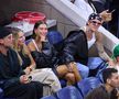 Apariția bizară a celebrului cuplu la US Open! El nu și-a dat jos ochelarii de soare roz, iar ea a îmbrăcat o rochie mini