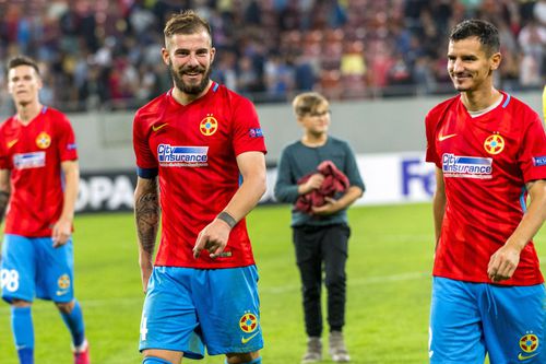 Fundașul dreapta Romario Benzar (31 de ani), liber de contract după despărțirea de UTA Arad, va semna cu FC Botoșani. Moldovenii dau o lovitură în ultimele ore ale perioadei de transferuri, care se închide în această seară, la 00:00.