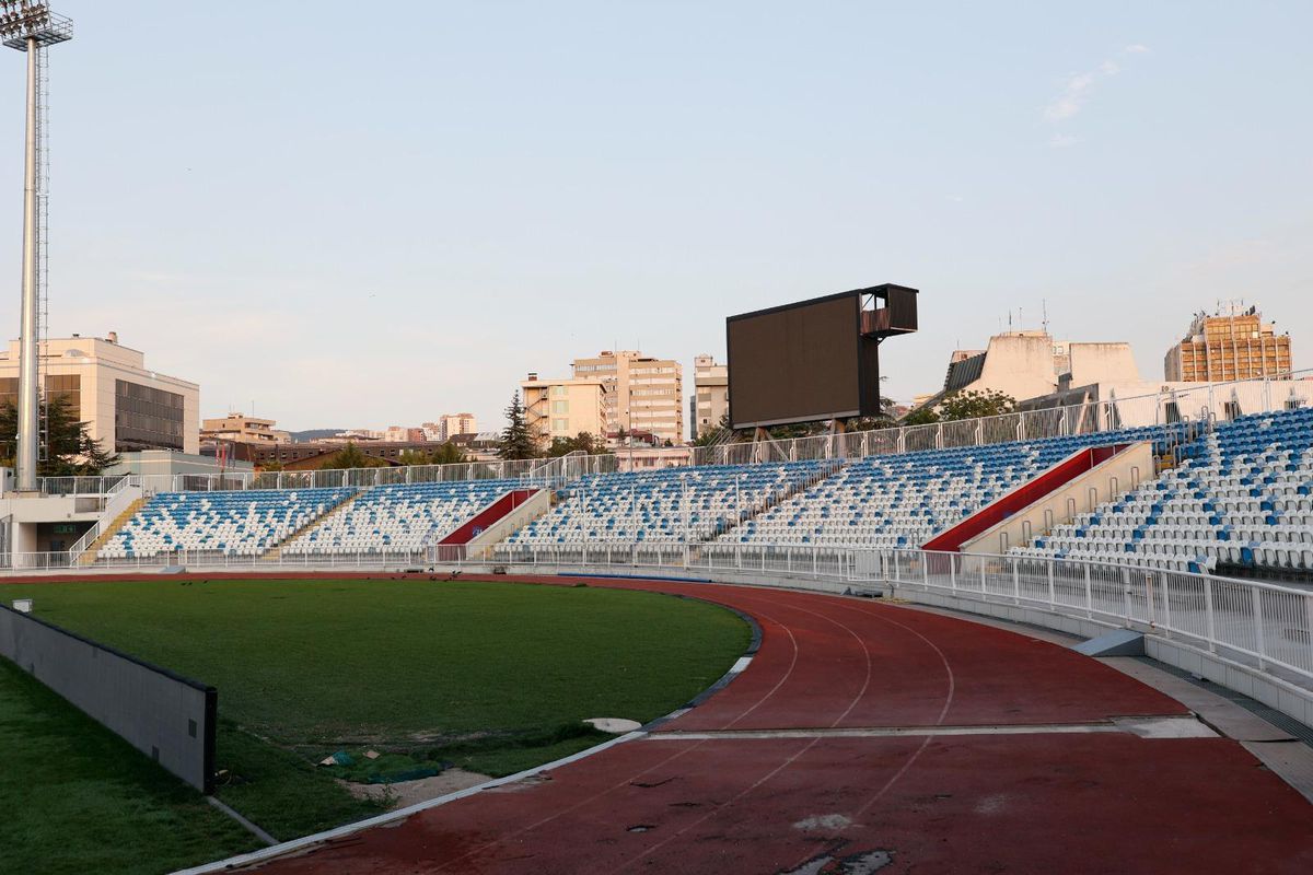 Atmosferă în Pristina, înainte de Kosovo - România