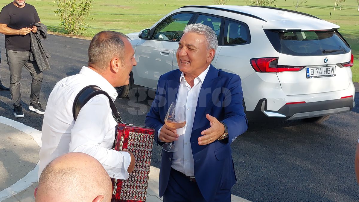 Imagini epice cu Stere Halep » Nu s-a lăsat dus de la evenimentul lui Hagi! A chemat acordeoniștii și a început să cânte: „Umfl-o, mă!” + Moment genial cu soția lui Gică Popescu