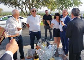 Imagini epice cu Stere Halep » Nu s-a lăsat dus de la evenimentul lui Hagi! A chemat acordeoniștii și a început să cânte: „Umfl-o, mă!” + Moment genial cu soția lui Gică Popescu