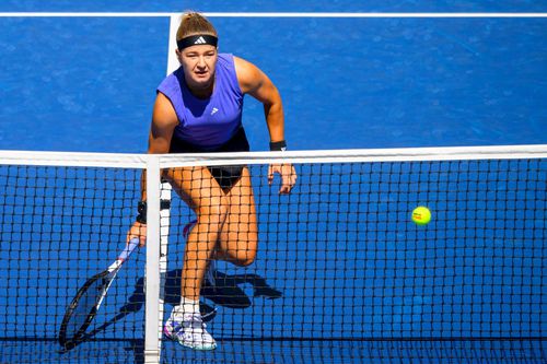 Karolina Muchova (28 de ani, 52 WTA) a învins-o pe Beatriz Haddad Maia (28 de ani, 21 WTA), scor 6-1, 6-4, și s-a calificat în semifinalele turneului de la US Open.