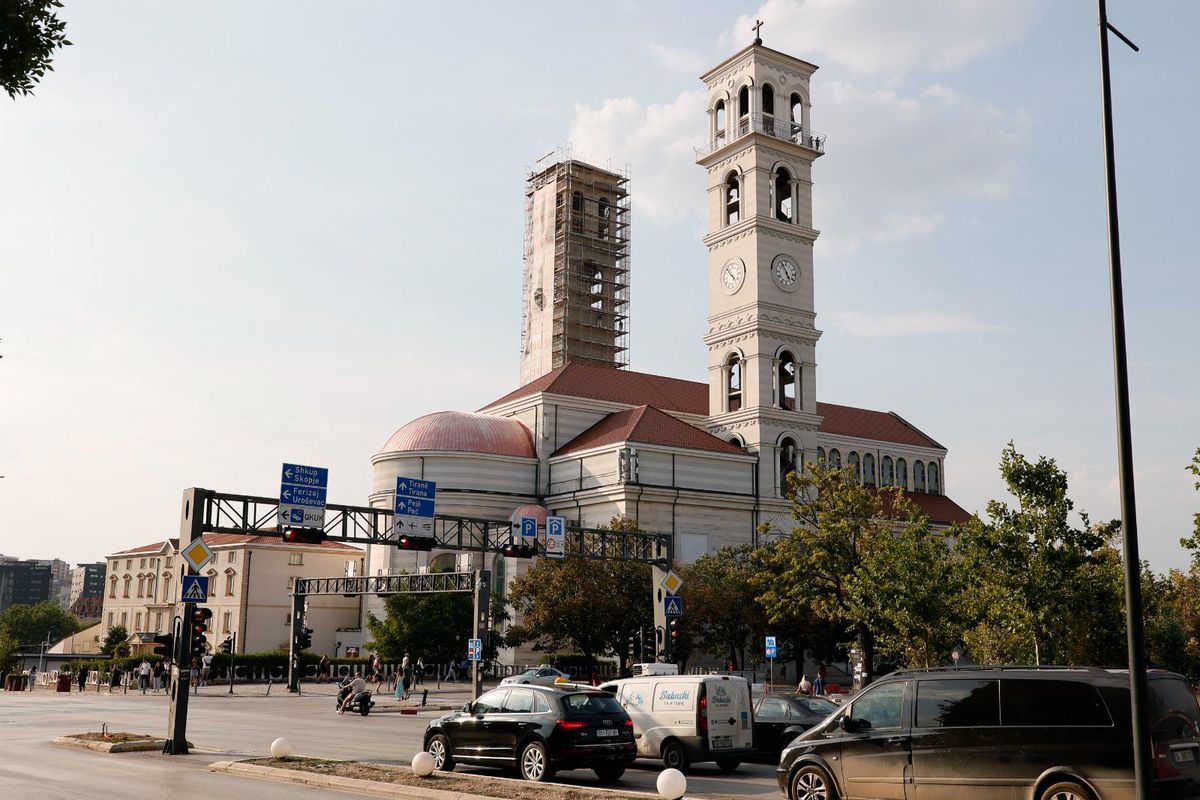 Atmosferă în Pristina, înainte de Kosovo - România