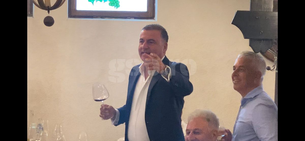 „Unu-i Gică Hagi!” » Imagini FABULOASE de la petrecerea organizată de Hagi după inaugurarea investiției de 8 milioane de euro! Stere Halep, SHOW pe muzică machedonească