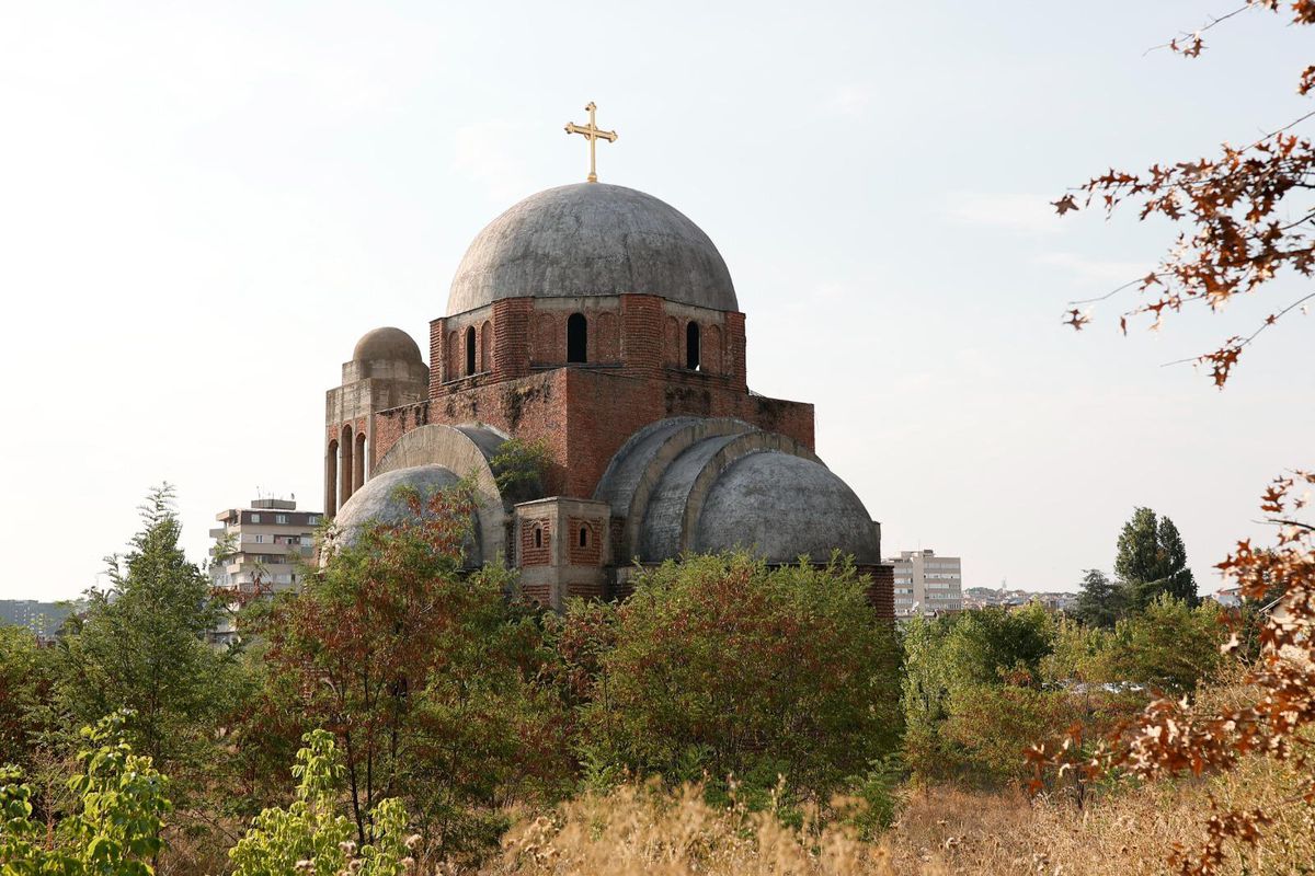 Atmosferă în Pristina, înainte de Kosovo - România