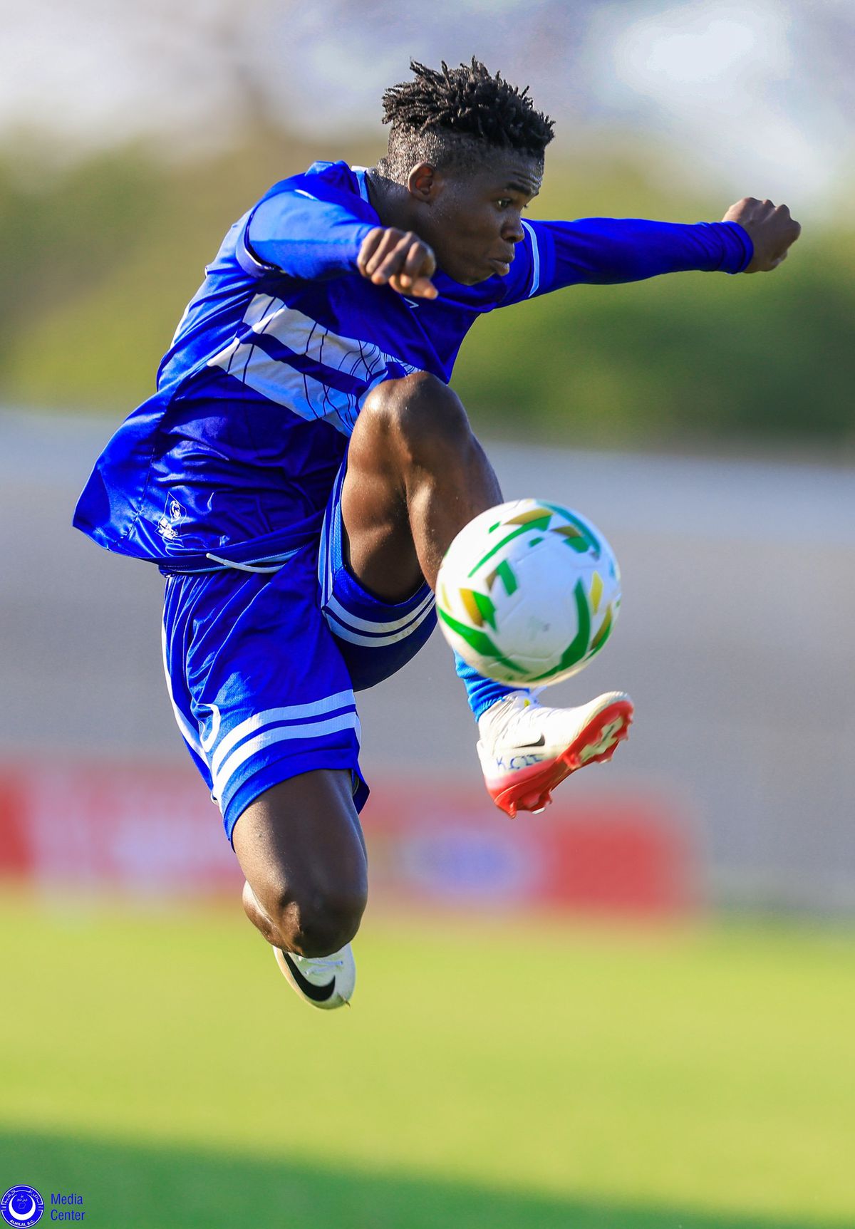 Laurențiu Reghecampf a debutat în campionatul din Sudan, într-un decor auster