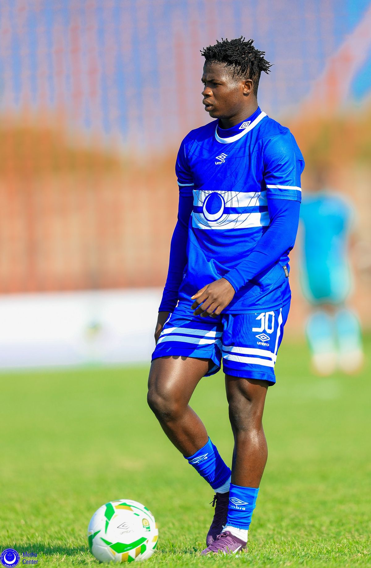 Laurențiu Reghecampf a debutat în campionatul din Sudan, într-un decor auster