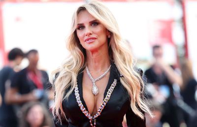 Actriță, jurnalistă, soție de fotbalist celebru » Acum a făcut senzație și pe covorul roșu la Festivalul de Film din Veneția